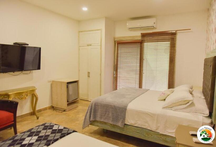 带阳台的三人标准间, Finca Naranjal