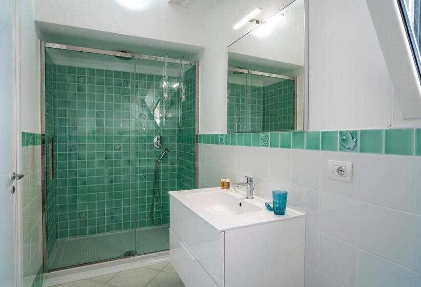 스탠다드 4인용 룸 바다전망, Residenza D'epoca Olimpia