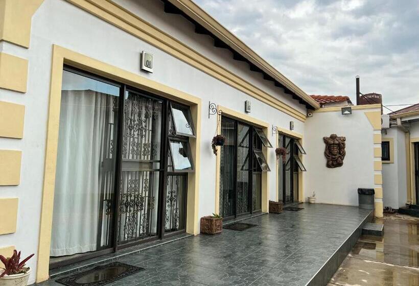 Номер Стандарт, Aerodrome Lodge And Conference Centre