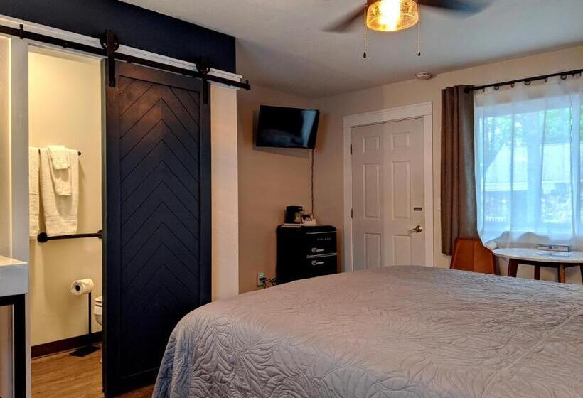 غرفة قياسية سرير كينج, Cedar Court Inn