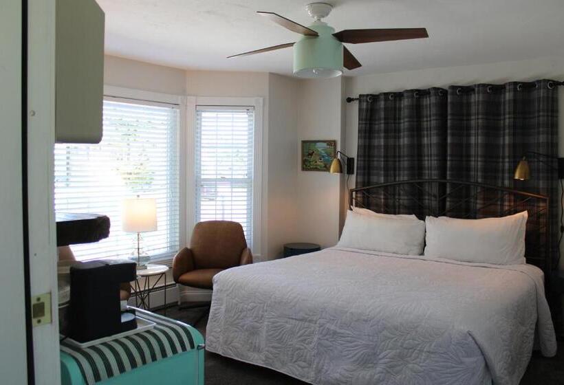 غرفة سوبيريور سرير كينج, Cedar Court Inn