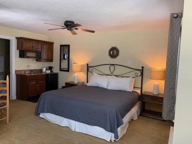 Номер Deluxe Кровать Кинг, Cedar Court Inn