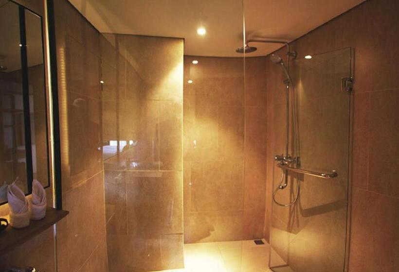 带大床的标准间, Louis Kienne Resort Senggigi