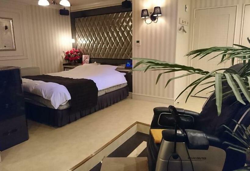 חדר סטנדרט עם ג'קוזי, Birthday Kakamigahara