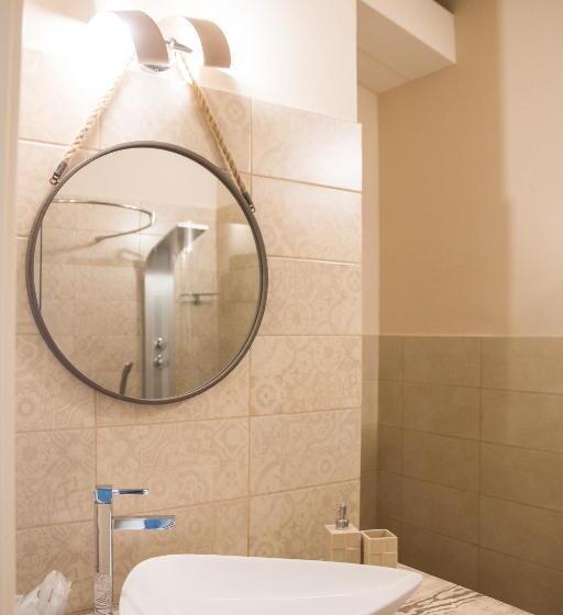 デラックスルーム, Attico