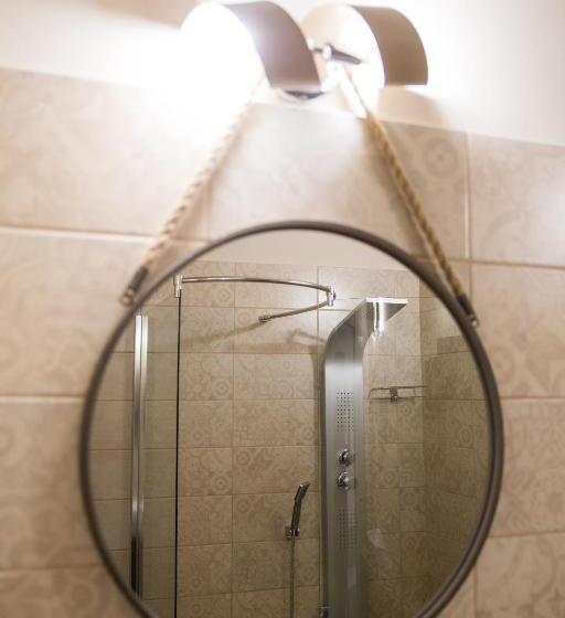 デラックスルーム, Attico