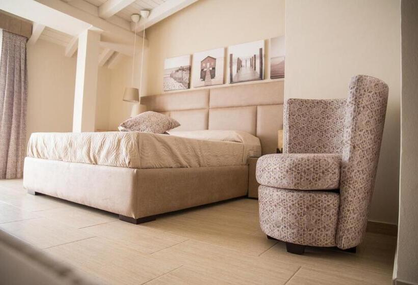 デラックスルーム, Attico