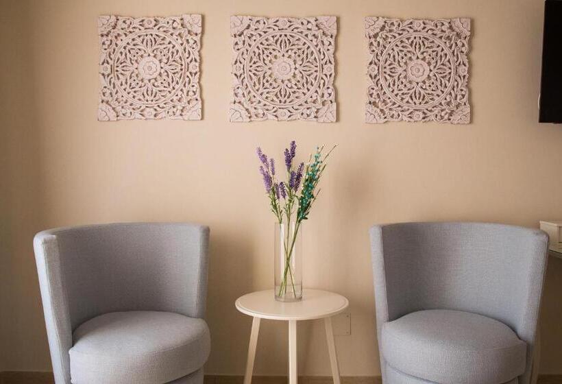 デラックスルーム, Attico