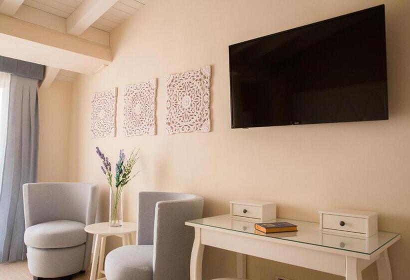 デラックスルーム, Attico