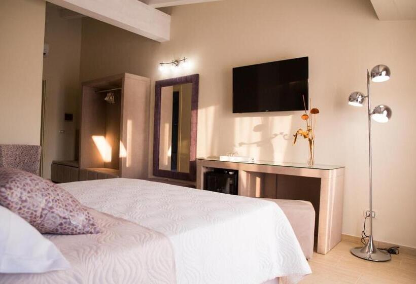 デラックスルーム, Attico