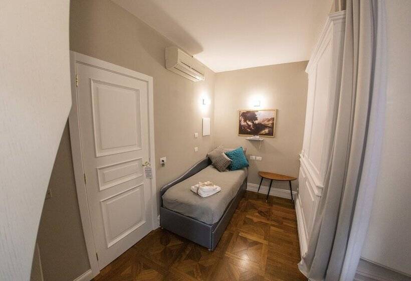 اتاق استاندارد یک نفره, Leone Camere D'autore