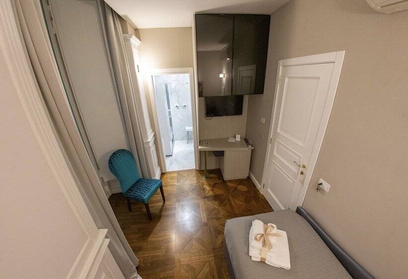 اتاق استاندارد یک نفره, Leone Camere D'autore