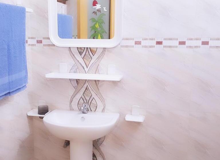 חדר לארבעה סטנדרטי עם נוף לגינה, Mother House