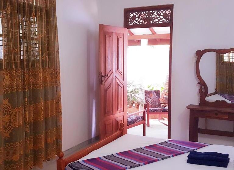 חדר לארבעה סטנדרטי עם נוף לגינה, Mother House