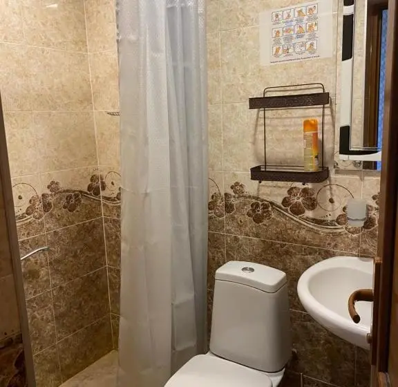 اتاق کلاسیک چهارنفره, Valiko House In Telavi