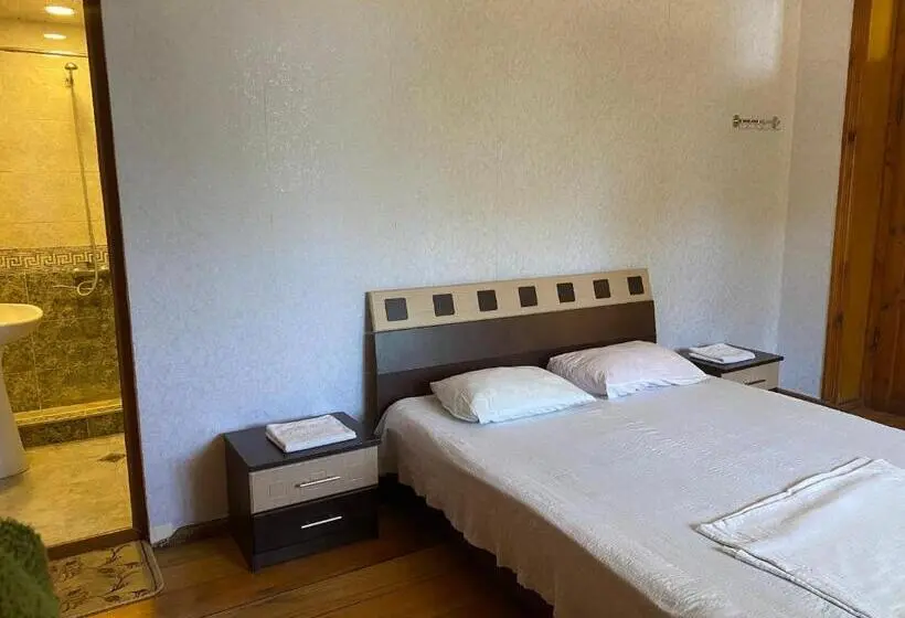 سوییت لوکس, Valiko House In Telavi