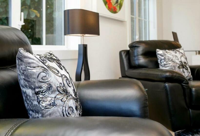 デラックススイート, The Retreat Luxury Garden Villa