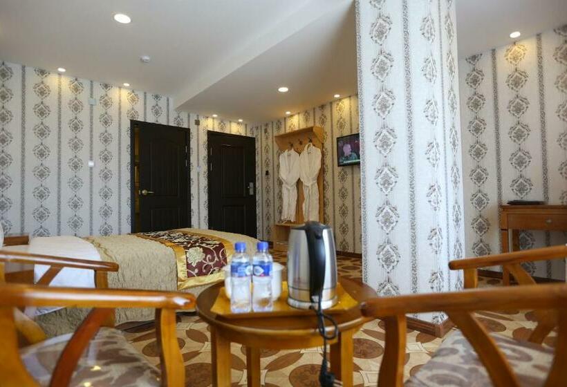 חדר סטנדרט יחיד, Baigal