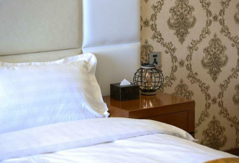 חדר סטנדרט יחיד, Baigal