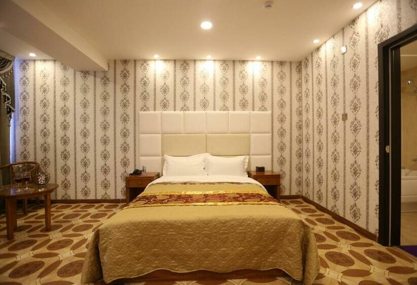 חדר סטנדרט יחיד, Baigal