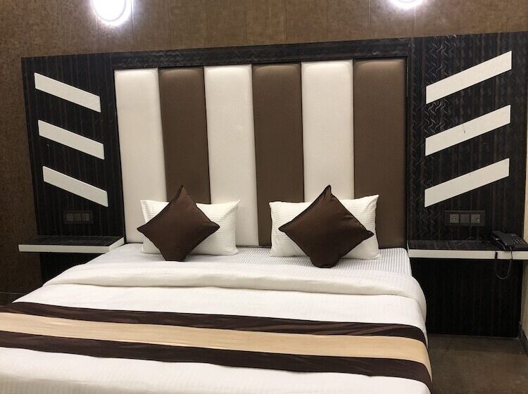 Habitació Deluxe, Pardesi