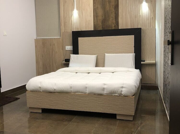 Habitació Deluxe, Pardesi