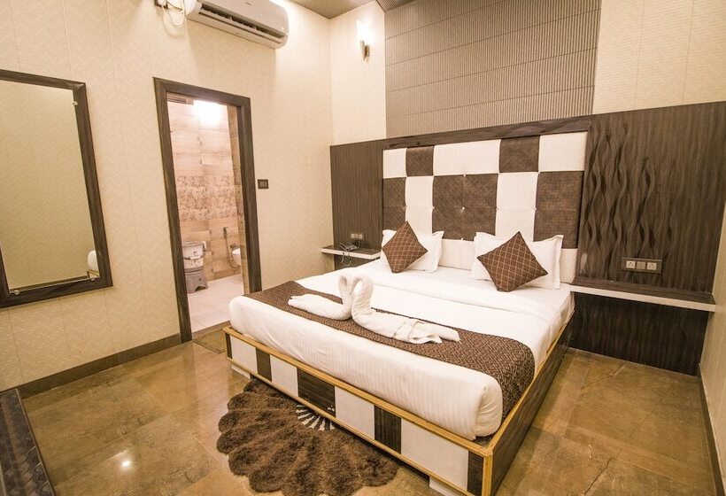 Habitació Deluxe, Pardesi