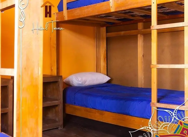 تختخواب در اتاق مشترک, Hostal Café Tiana
