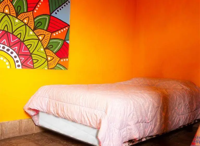 اتاق خانوادگی با سرویس بهداشتی مشترک, Hostal Café Tiana