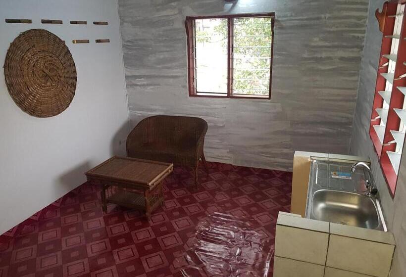 اتاق خانوادگی, La Guesthouse étoile