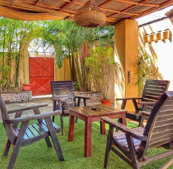 اتاق راحتی سه تخته, La Guesthouse étoile