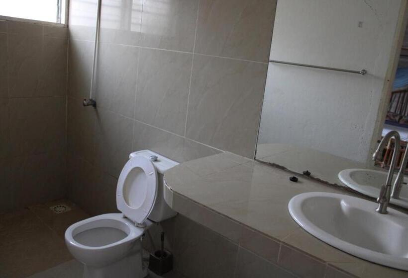 اتاق راحتی سه تخته, La Guesthouse étoile