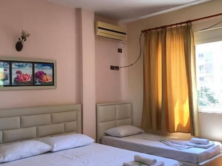 스탠다드 트리플 룸, Gega