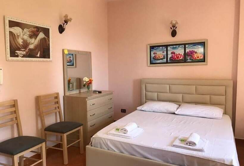 스탠다드 트리플 룸, Gega