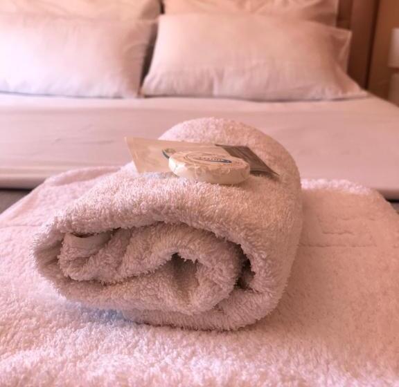 스탠다드 룸, Gega