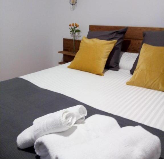 غرفة قياسية, Hospederia 1881