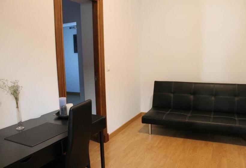 جناح ديلوكس, Hospederia 1881