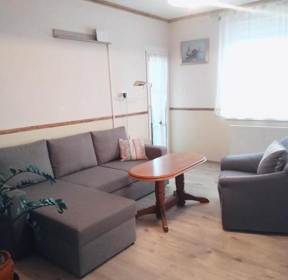 Apartament 2 Sypialnie, Szt.flórián