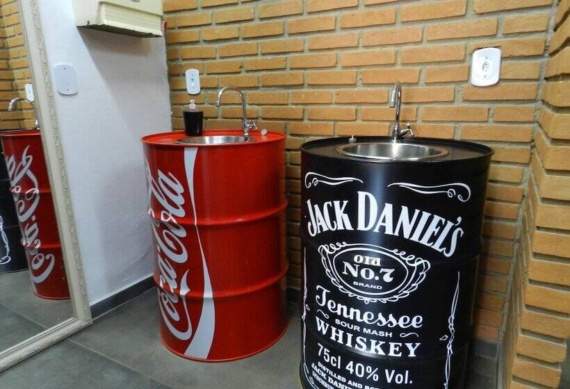 공동 객실, Utopia Hostel