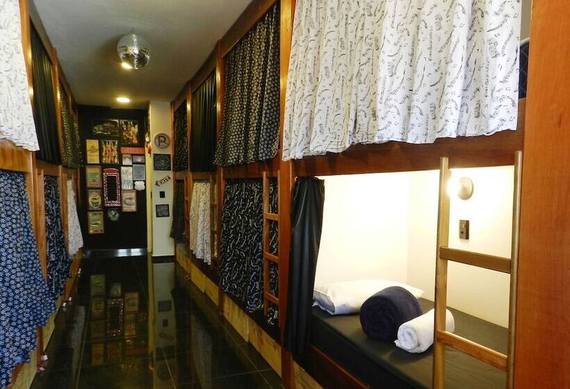 공동 객실, Utopia Hostel