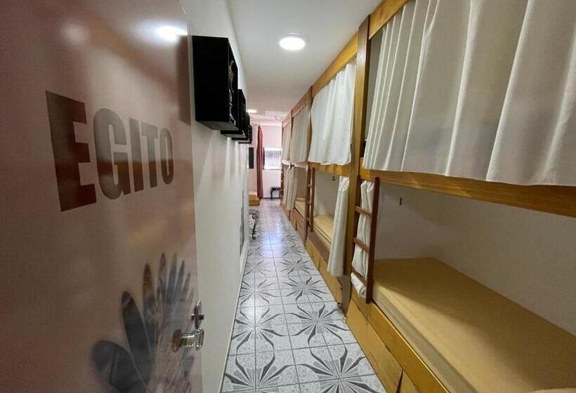 패밀리 룸 공용 욕실, Utopia Hostel