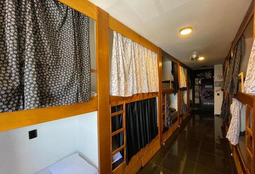 공동 객실, Utopia Hostel