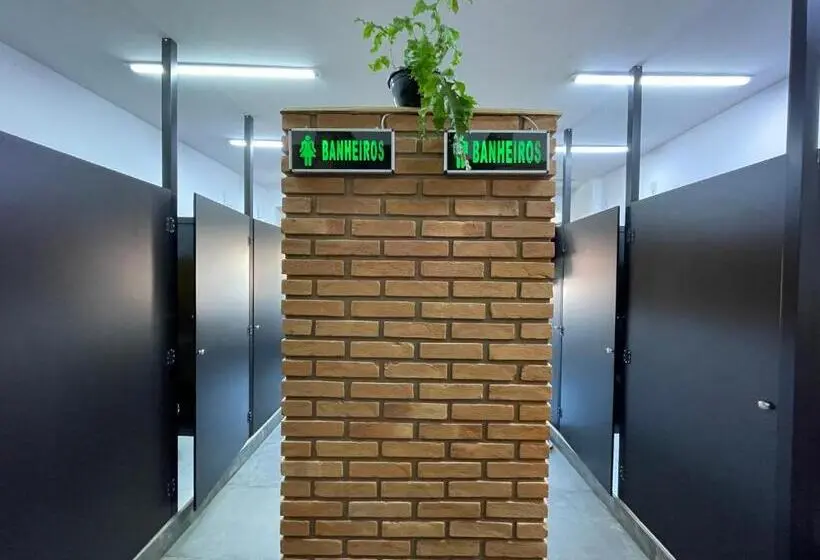 ルームシェアのワンベッド, Utopia Hostel