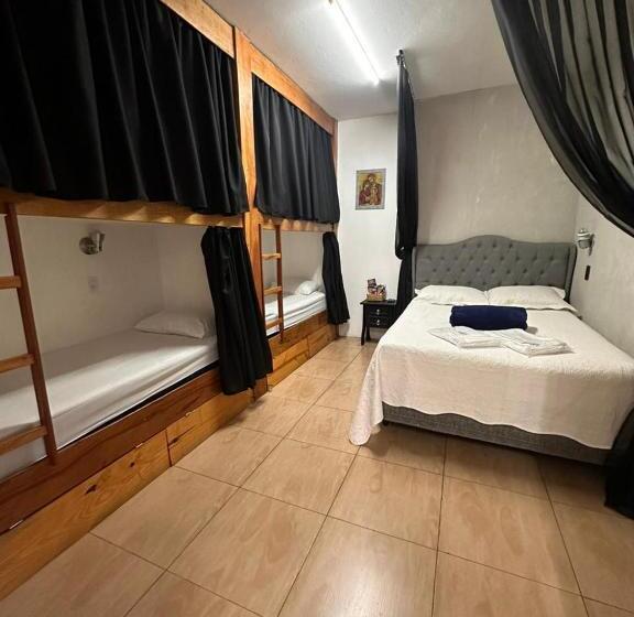 4인용 스탠다드 룸, Utopia Hostel