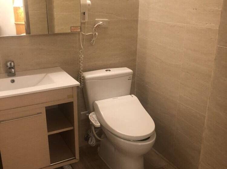 اتاق لوکس چهار تخته, Dasin