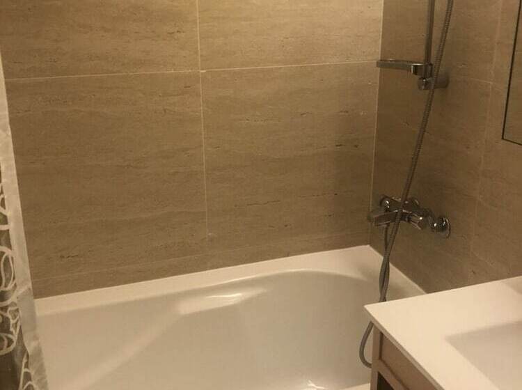 اتاق سوپریور سه تخته, Dasin