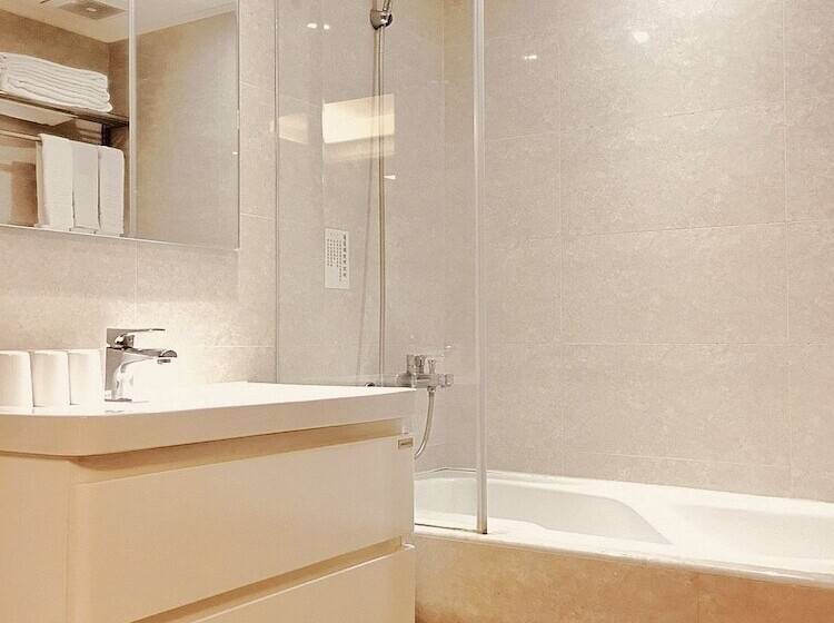 اتاق سوپریور سه تخته, Dasin