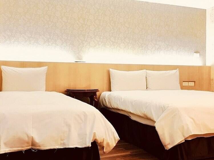 اتاق سوپریور سه تخته, Dasin