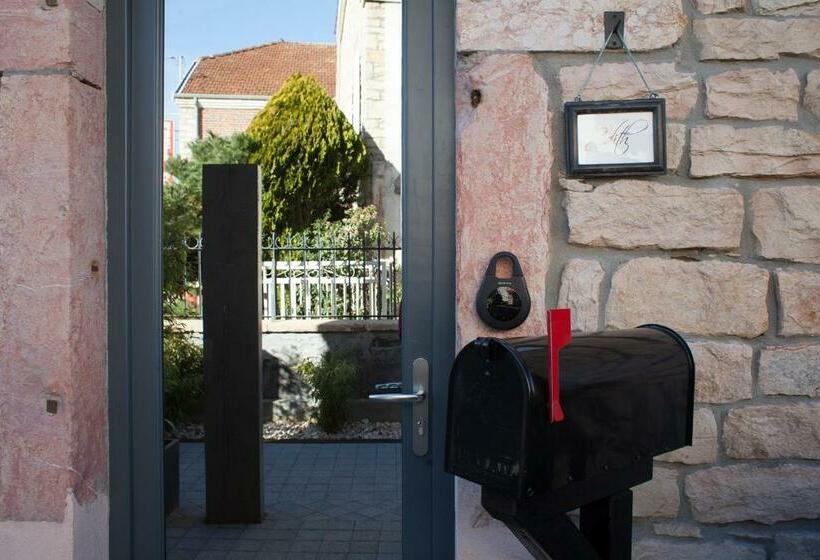 شقة غرفة واحدة, Appart  Eugenie