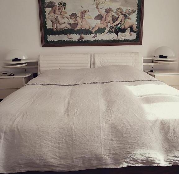 חדר סטנדרט, Samecà